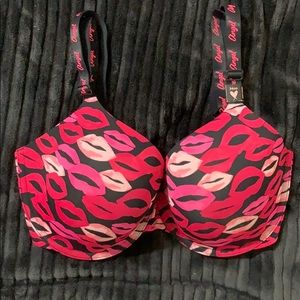 Victoria Secret T-shirt lines Demi 34DD bra